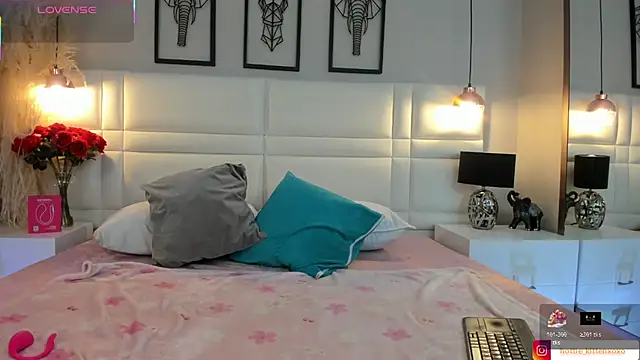 Viollet xoxo online show from 10-27-25, 08:57