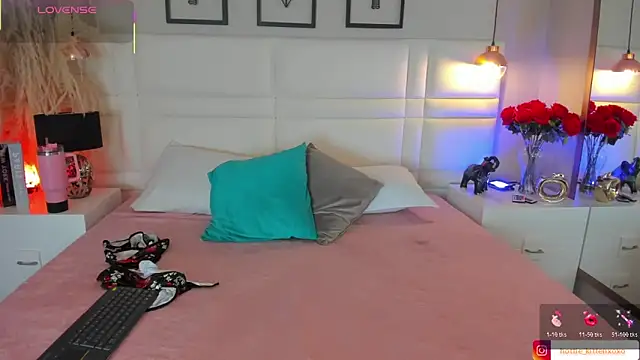 Viollet xoxo online show from 11-22-25, 07:24