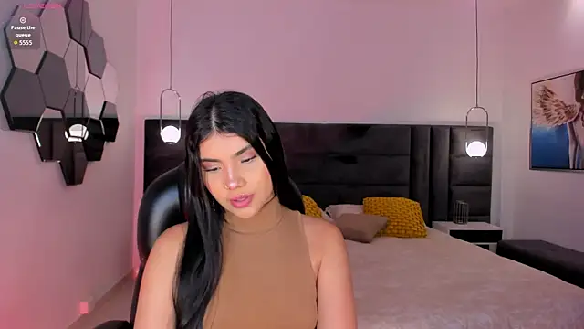 MiaLaurence online show from 07-29-26, 07:12