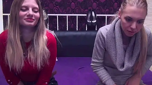 BlondeWitches online show from 11-25-25, 10:04