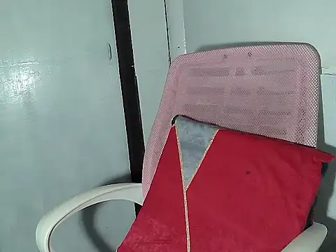 kiannie01 online show from 11-28-25, 11:35