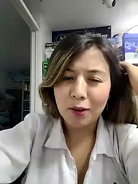 Sophie del Castillo online show from 10-31-25, 12:55