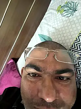 Snapshot of TELUGU-HYDDICK4u chatting on 01-12-26, 01:44 TELUGU-HYDDICK4u online show from 01-12-26, 01:44