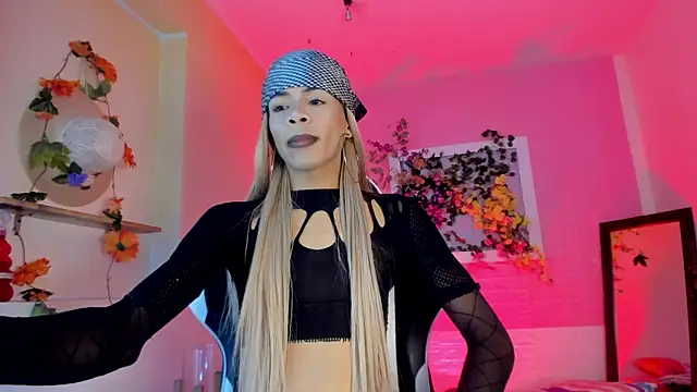 Snapshot of Katy_bratz_ chatting on 07-11-26, 02:47 Katy bratz online show from 07-11-26, 02:47