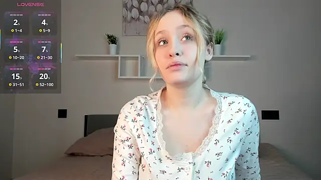 Julliakoill online show from 10-30-25, 04:47