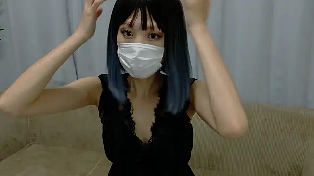 sarina at online show from 10-28-25, 09:24