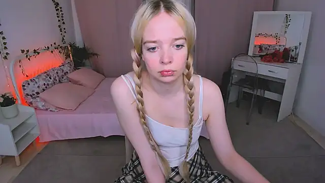 BellaMontgomery online show from 06-03-26, 10:26