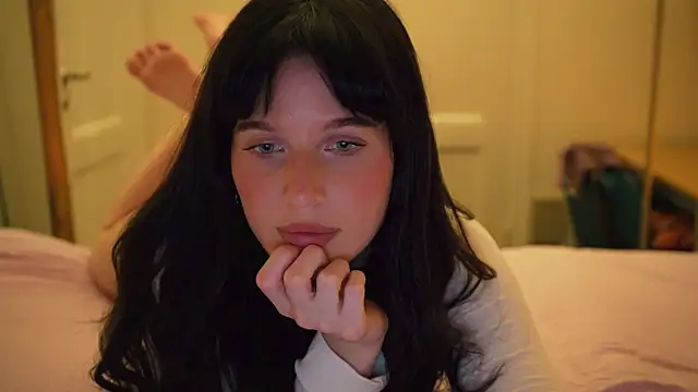 ellaa91 online show from 11-19-25, 04:07