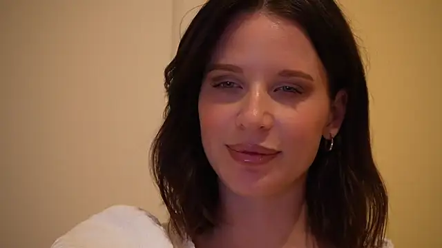 Snapshot of ellaa91 chatting on 06-09-26, 05:57 ellaa91 online show from 06-09-26, 05:57