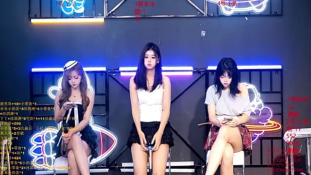 EYgirl222 online show from 09-30-25, 08:19