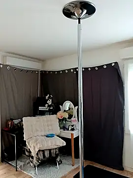 iamlalamilano online show from 03-25-26, 03:29