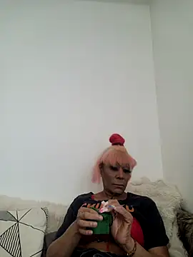 iamlalamilano online show from 04-29-26, 02:10