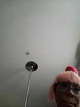 iamlalamilano online show from 04-29-26, 05:52