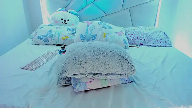 Sweeetcurvyx online show from 10-15-25, 06:13