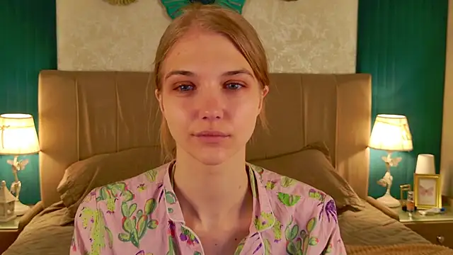 4example Chloe online show from 04-13-26, 05:35