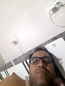 Snapshot of Hot-boy077 chatting on 11-27-25, 03:03 Hot-boy077 online show from 11-27-25, 03:03