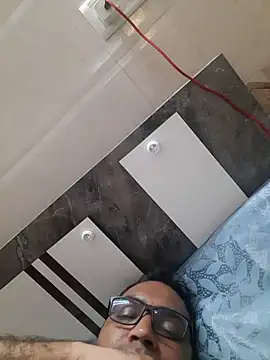 Snapshot of Hot-boy077 chatting on 01-11-26, 06:46 Hot-boy077 online show from 01-11-26, 06:46