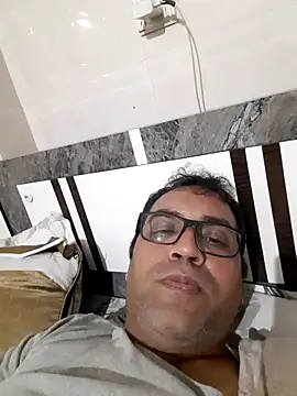 Snapshot of Hot-boy077 chatting on 02-23-26, 06:27 Hot-boy077 online show from 02-23-26, 06:27