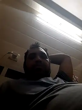 Snapshot of Hot-boy077 chatting on 03-01-26, 06:32 Hot-boy077 online show from 03-01-26, 06:32