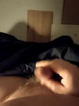 Snapshot of Tupfen chatting on 11-18-25, 08:46 Tupfen online show from 11-18-25, 08:46