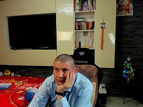 Snapshot of SpartacusDaddy48 chatting on 01-06-26, 06:00 SpartacusDaddy48 online show from 01-06-26, 06:00