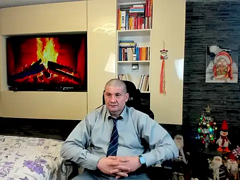 Snapshot of SpartacusDaddy48 chatting on 02-17-26, 04:20 SpartacusDaddy48 online show from 02-17-26, 04:20