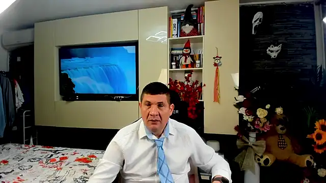 SpartacusDaddy48 online show from 04-11-26, 05:56