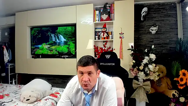 SpartacusDaddy48 online show from 04-17-26, 10:02