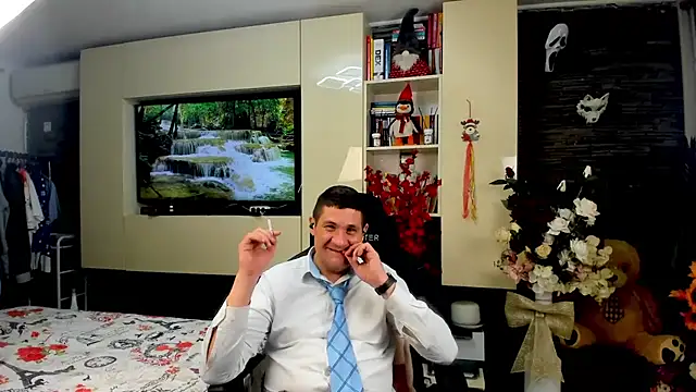 SpartacusDaddy48 online show from 04-18-26, 08:31