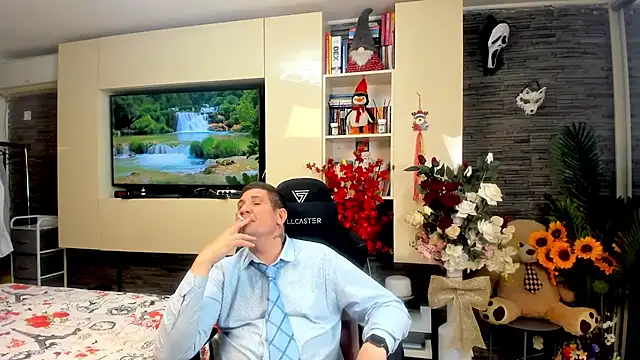 SpartacusDaddy48 online show from 04-25-26, 01:41