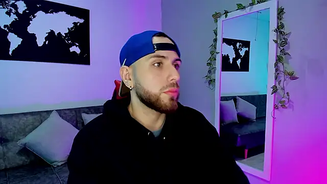 Maximo Wolff online show from 11-27-25, 07:38