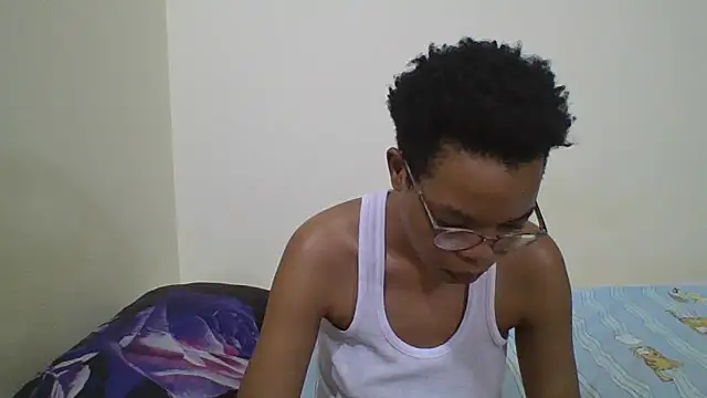 Snapshot of Miss-Hennessy chatting on 12-15-25, 08:02 Miss-Hennessy online show from 12-15-25, 08:02