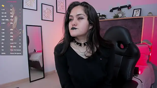 Snapshot of Azurra_amatto2 chatting on 09-17-25, 08:32 Azurra amatto2 online show from 09-17-25, 08:32