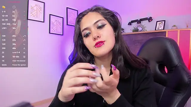 Snapshot of Azurra_amatto2 chatting on 10-08-25, 08:28 Azurra amatto2 online show from 10-08-25, 08:28