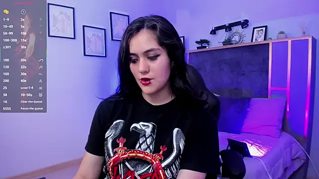 Snapshot of Azurra_amatto2 chatting on 10-15-25, 09:59 Azurra amatto2 online show from 10-15-25, 09:59