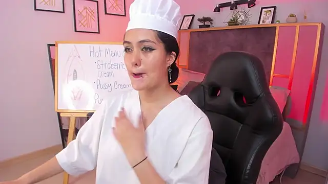 Snapshot of Azurra_amatto2 chatting on 10-20-25, 08:53 Azurra amatto2 online show from 10-20-25, 08:53