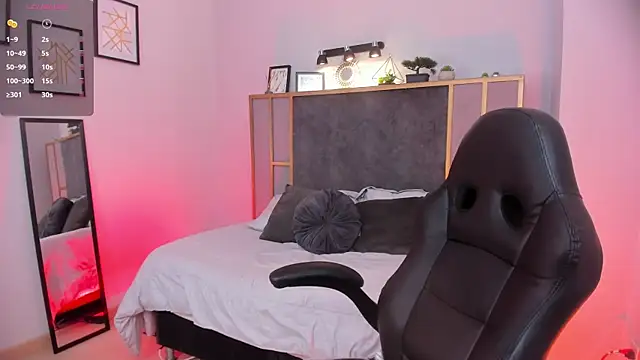 Snapshot of Azurra_amatto2 chatting on 02-19-26, 08:16 Azurra amatto2 online show from 02-19-26, 08:16