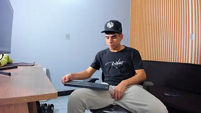 zack joness10 online show from 10-22-25, 01:28