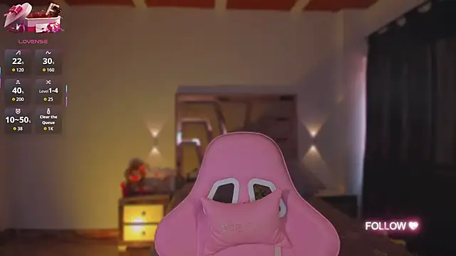 lunaarose online show from 11-04-25, 04:28