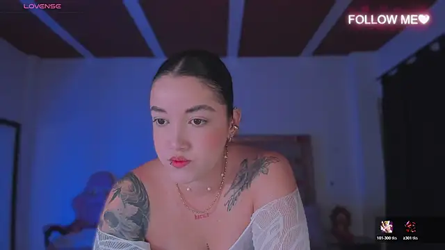 lunaarose online show from 12-03-25, 12:07