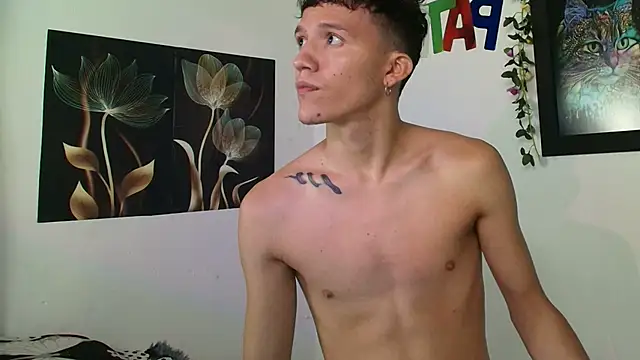 Patrick phoenix online show from 10-06-25, 04:32