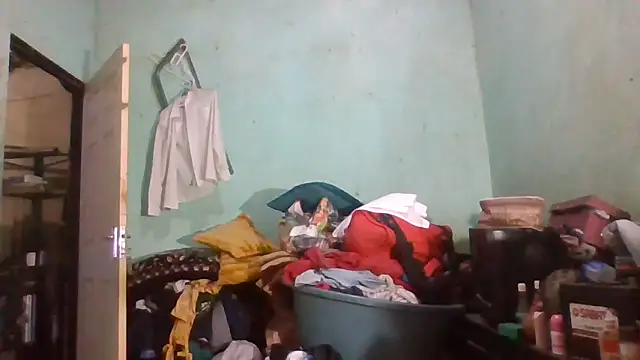 Nicky52 online show from 10-24-25, 03:36