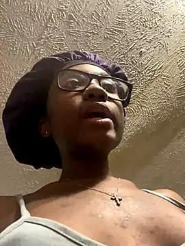 HennessyBaby21 online show from 11-18-25, 08:41