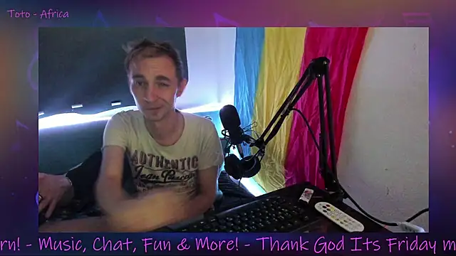 Snapshot of DaveLindau chatting on 09-12-25, 07:03 DaveLindau online show from 09-12-25, 07:03