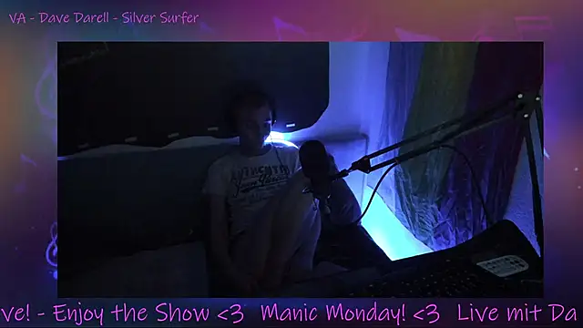 Snapshot of DaveLindau chatting on 10-20-25, 08:42 DaveLindau online show from 10-20-25, 08:42