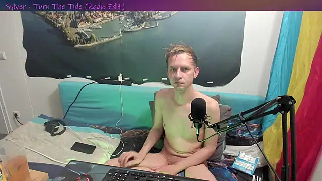 Snapshot of DaveLindau chatting on 12-02-25, 04:57 DaveLindau online show from 12-02-25, 04:57