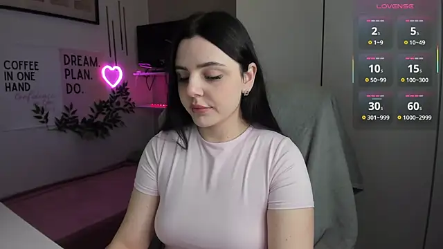 LiaWoow online show from 12-05-25, 07:28