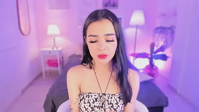 Snapshot of emma_soul1 chatting on 10-24-25, 07:32 emma soul1 online show from 10-24-25, 07:32