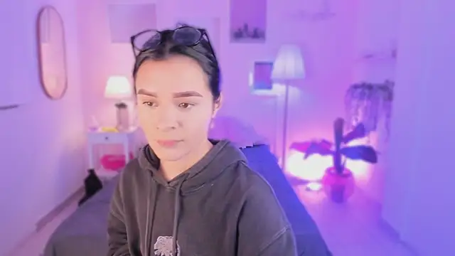 Snapshot of emma_soul1 chatting on 11-05-25, 12:43 emma soul1 online show from 11-05-25, 12:43