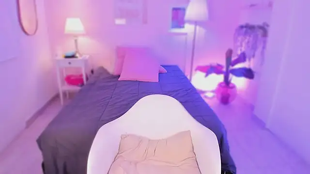 Snapshot of emma_soul1 chatting on 11-05-25, 07:47 emma soul1 online show from 11-05-25, 07:47